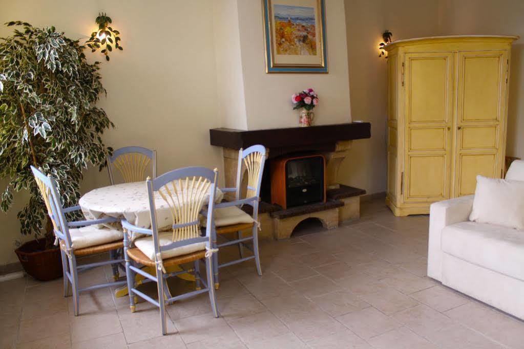 Charming Port View Studio: Steps from Palais, Cannes Exterior photo